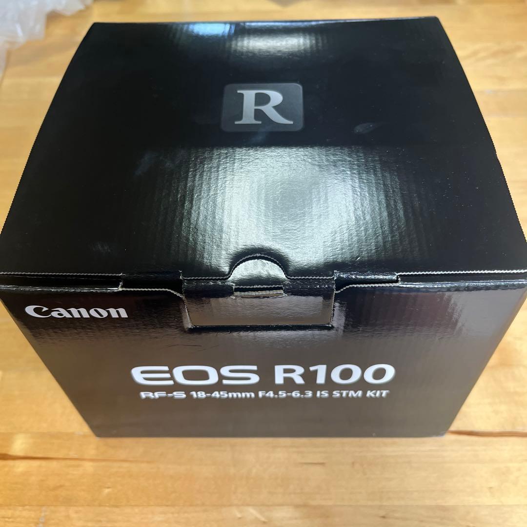 Canon EOS R100 ミラーレス一眼　未使用に近い