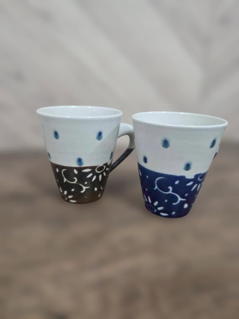 高江洲陶磁器　マグカップ　唐草/青・茶　2個セット
