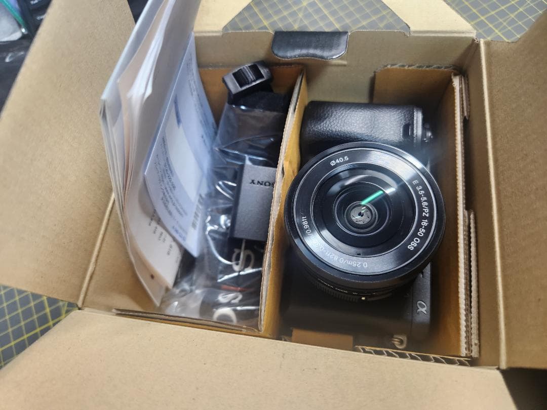 SONY α6400 ミラーレス一眼 【美品】