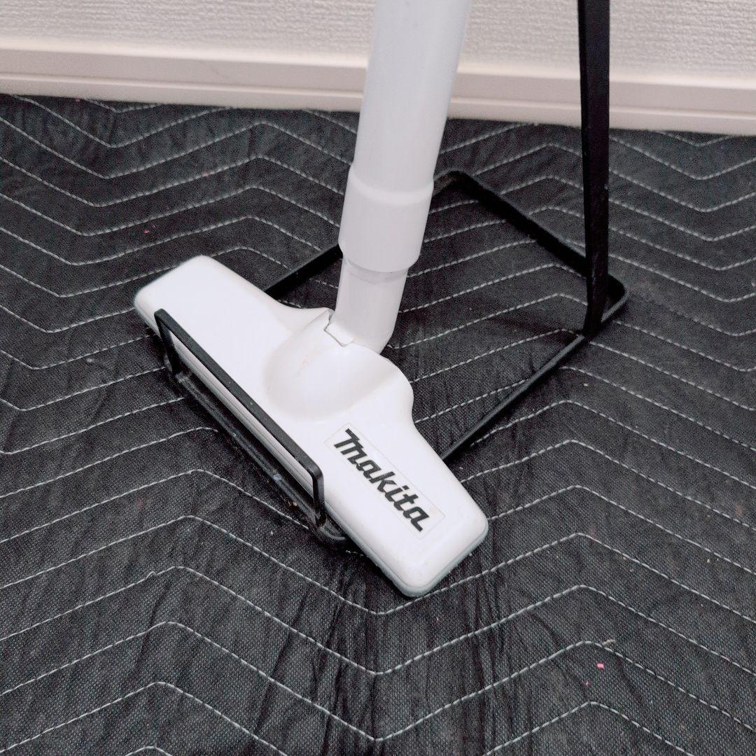 【美品】マキタ コードレス掃除機CL107 10.8Vバッテリ付
