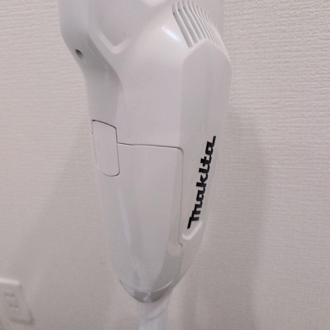 【美品】マキタ コードレス掃除機CL107 10.8Vバッテリ付