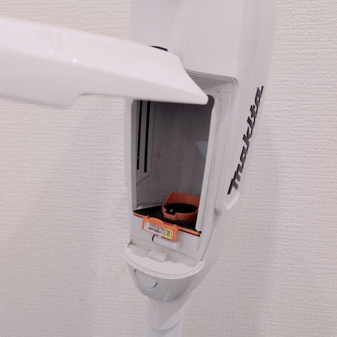 【美品】マキタ コードレス掃除機CL107 10.8Vバッテリ付