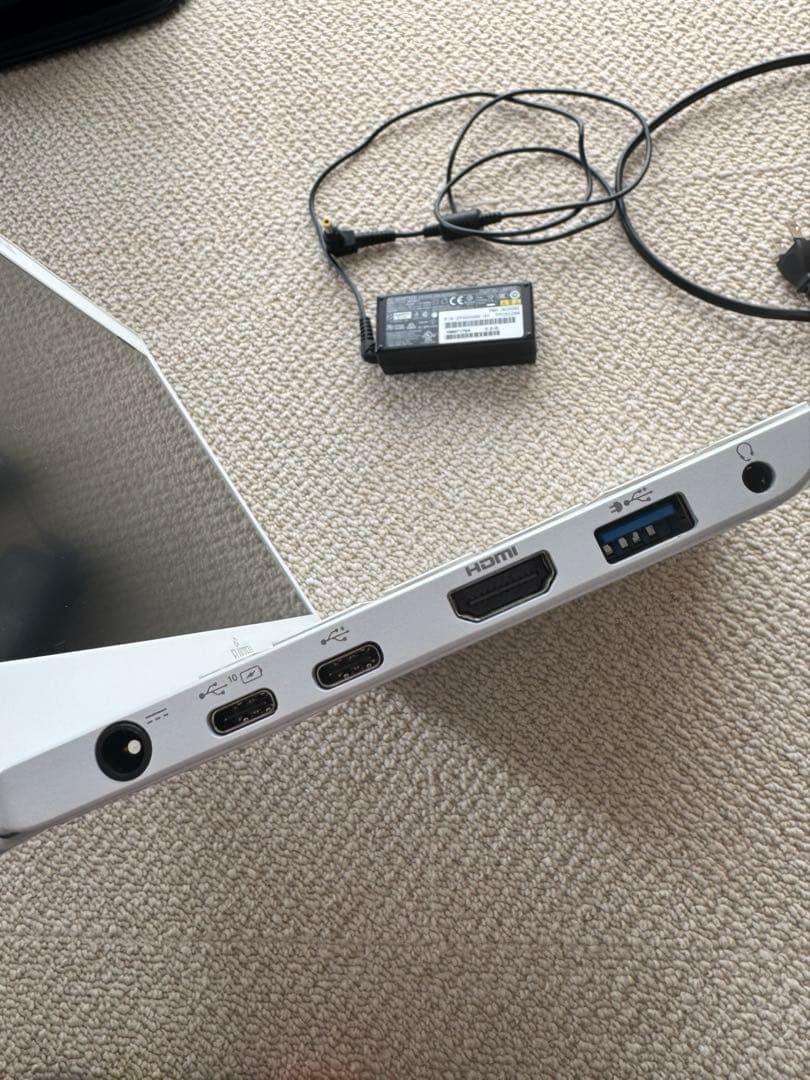 富士通LIFEBOOK WU2/D2｜軽量｜SSD搭載｜白ノートPC