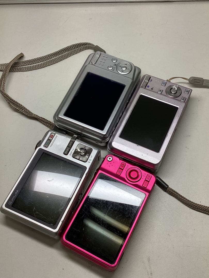 こ*ん様 ジャンク　FUJIFILM、CASIO、Nikon まとめて4点