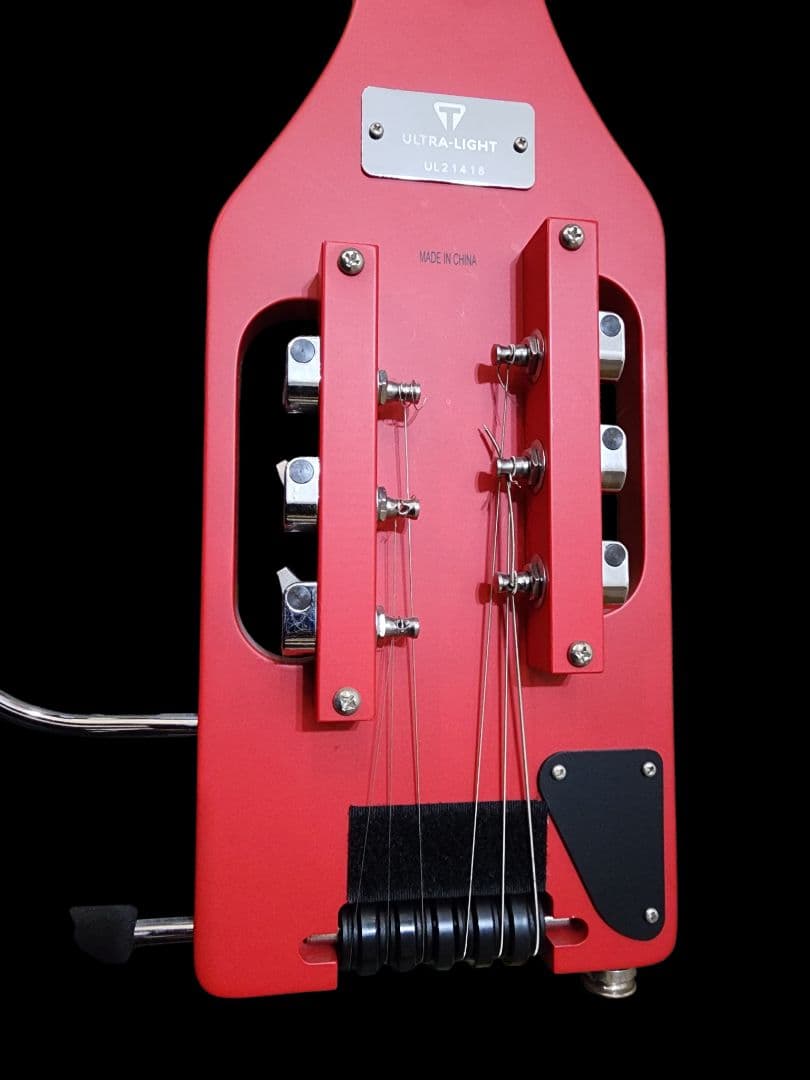 Traveler Guitar Ultra-Light レッドバッグ付き