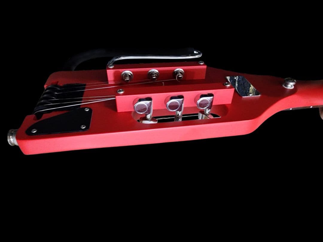 Traveler Guitar Ultra-Light レッドバッグ付き