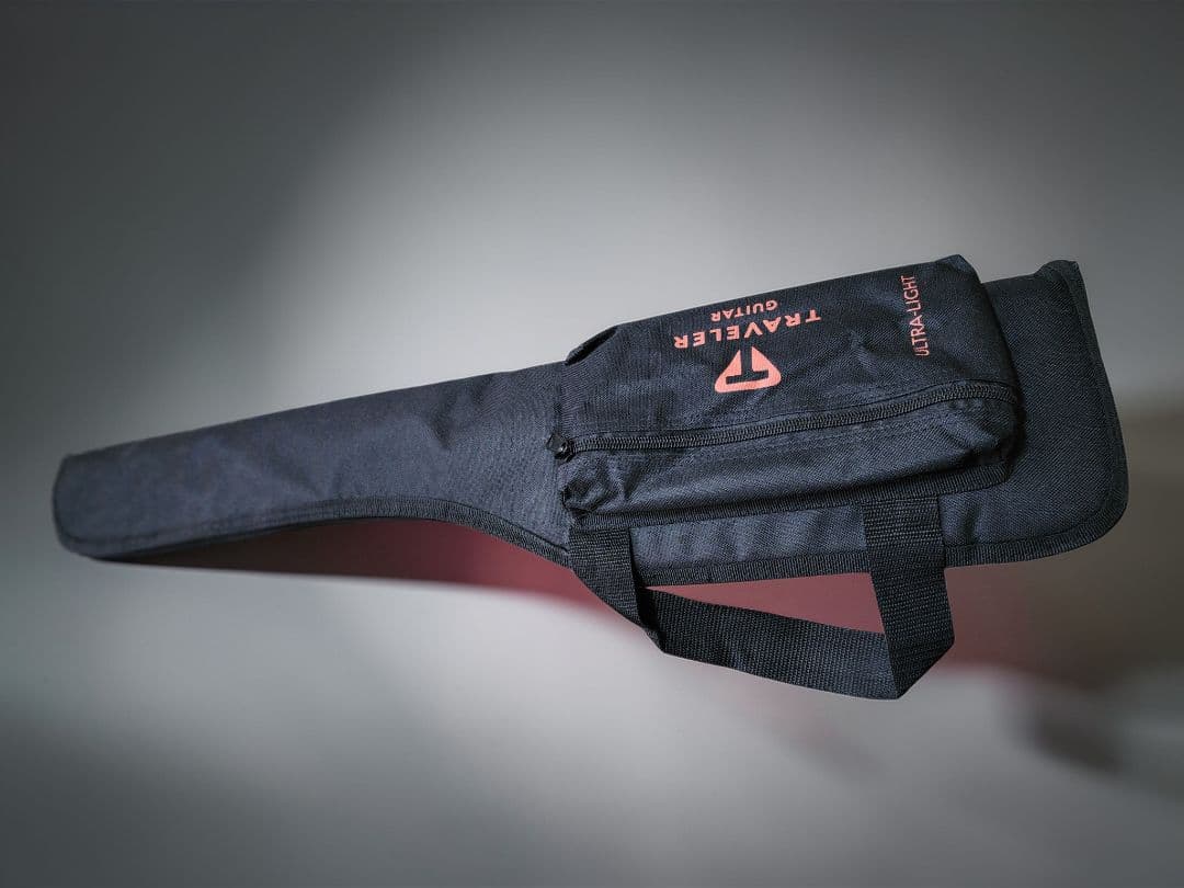 Traveler Guitar Ultra-Light レッドバッグ付き