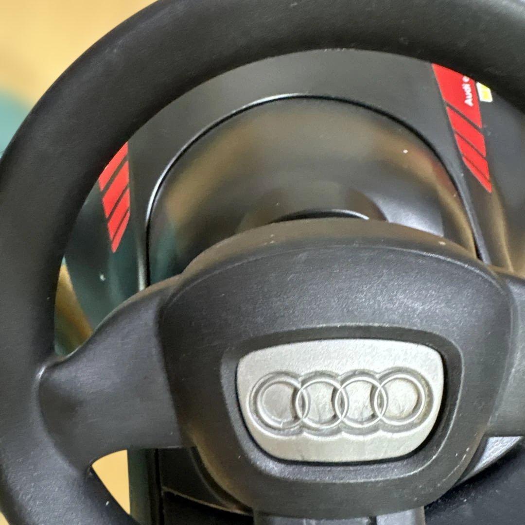 廃番モデル　Audi 純正品　乗用玩具 スポーツカー　クアトロ　おもちゃの乗り物