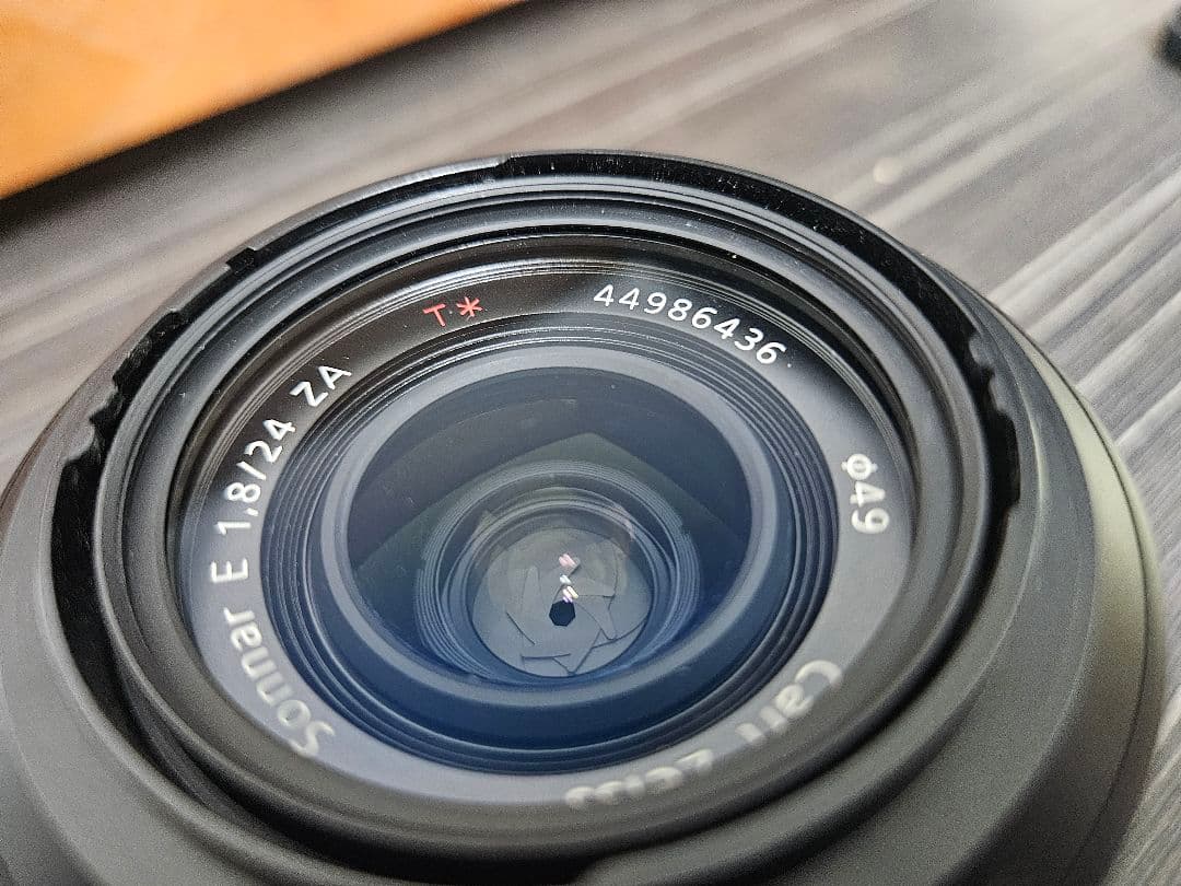 SONY SEL24F18Z レンズ