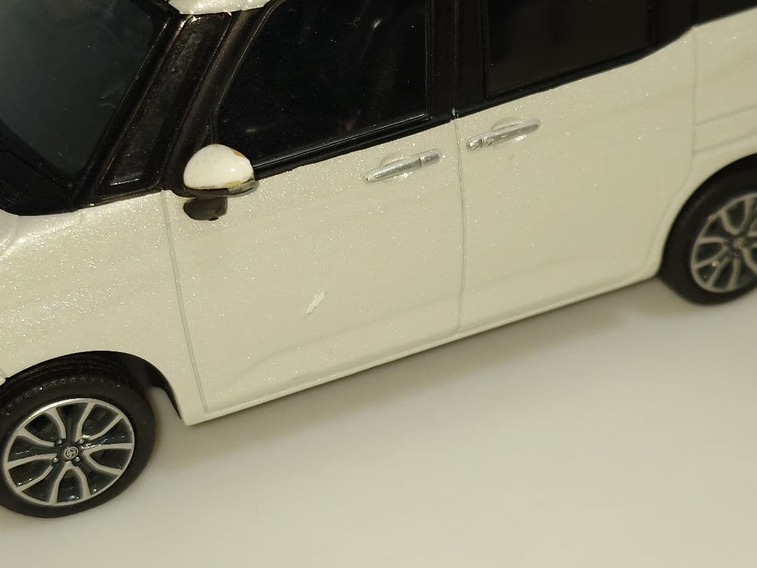 トヨタ ルーミー カラーサンプル ホワイトパール 1/30 ミニカー