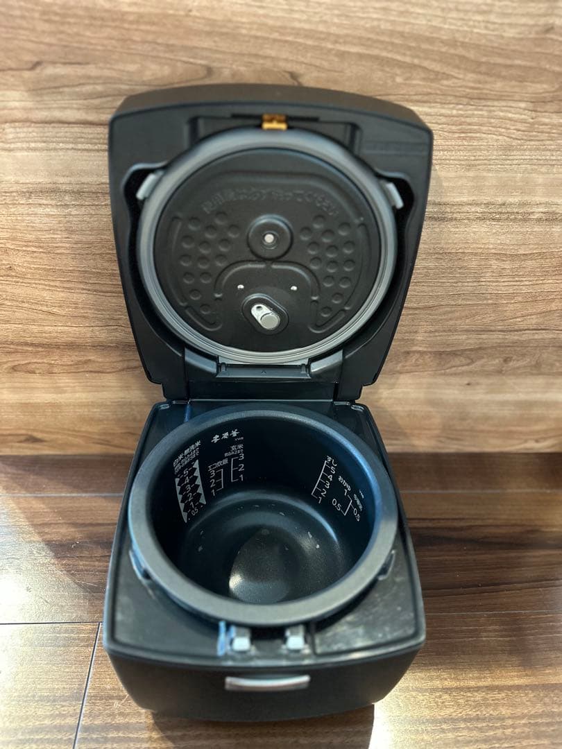三菱電機 炊飯器 本炭釜 黒真珠 NJ-VWB10-B 5.5合
