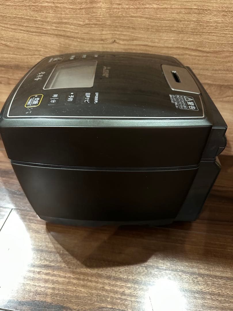 三菱電機 炊飯器 本炭釜 黒真珠 NJ-VWB10-B 5.5合