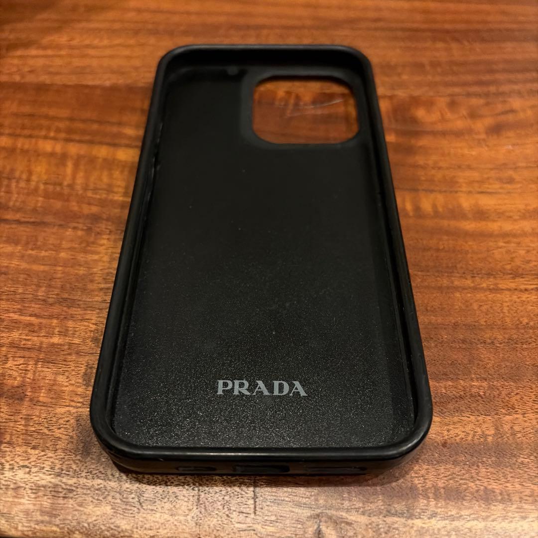 PRADA iPhone13プロケース ほわいとさん専用