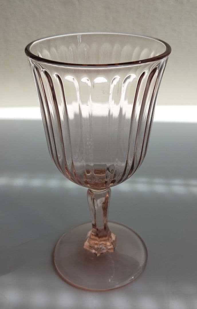 クリスマスバージョンのグラス　グリーンとレツトのグラス　六点です