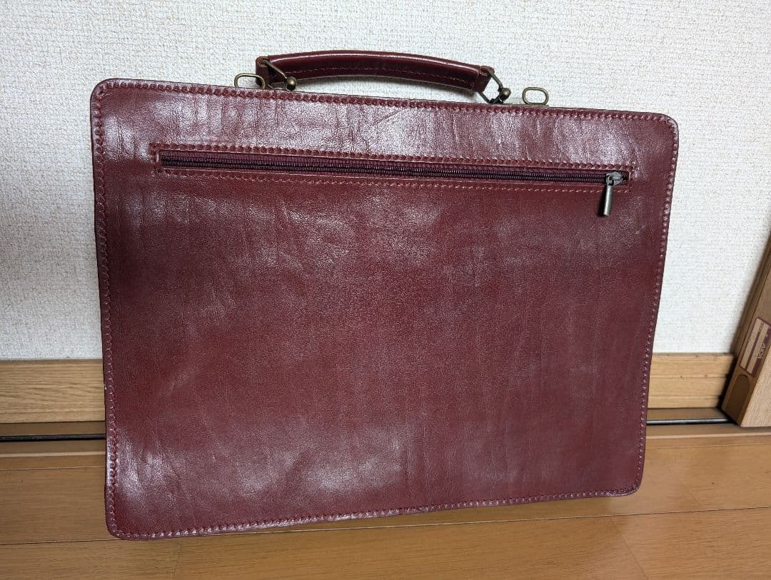 UGO社製★Made in ITALY★ハンドメイド レザーバッグ ボルドー
