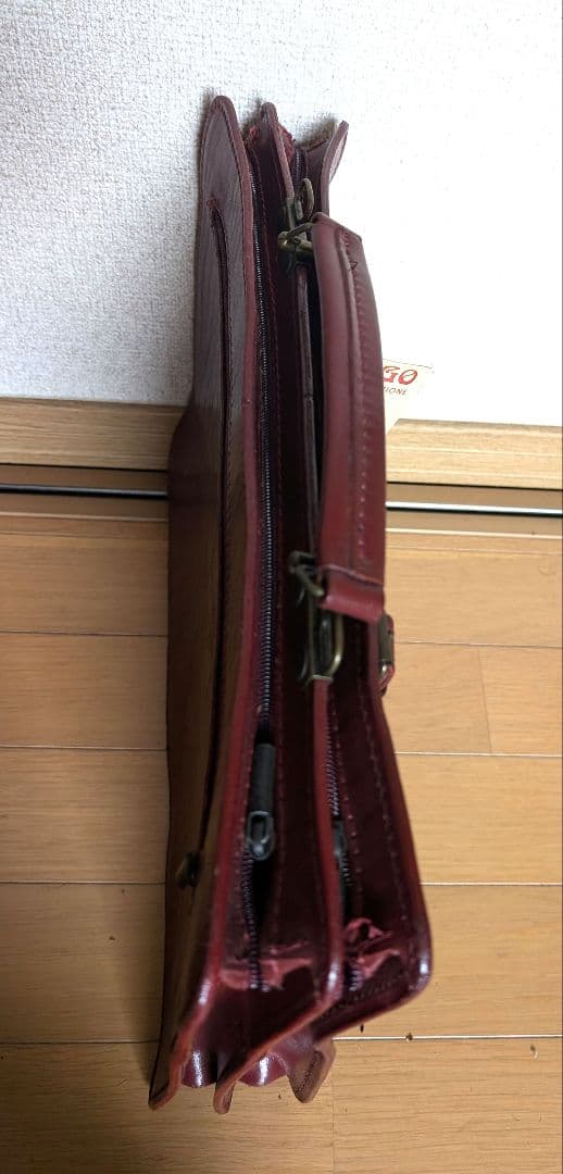 UGO社製★Made in ITALY★ハンドメイド レザーバッグ ボルドー