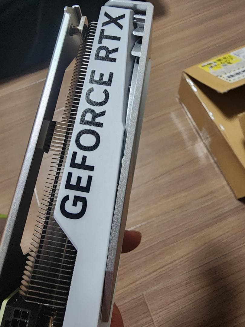 グラフィックボード・グラボ・ビデオカード MSI GeForce RTX 4070 Gaming X Slim