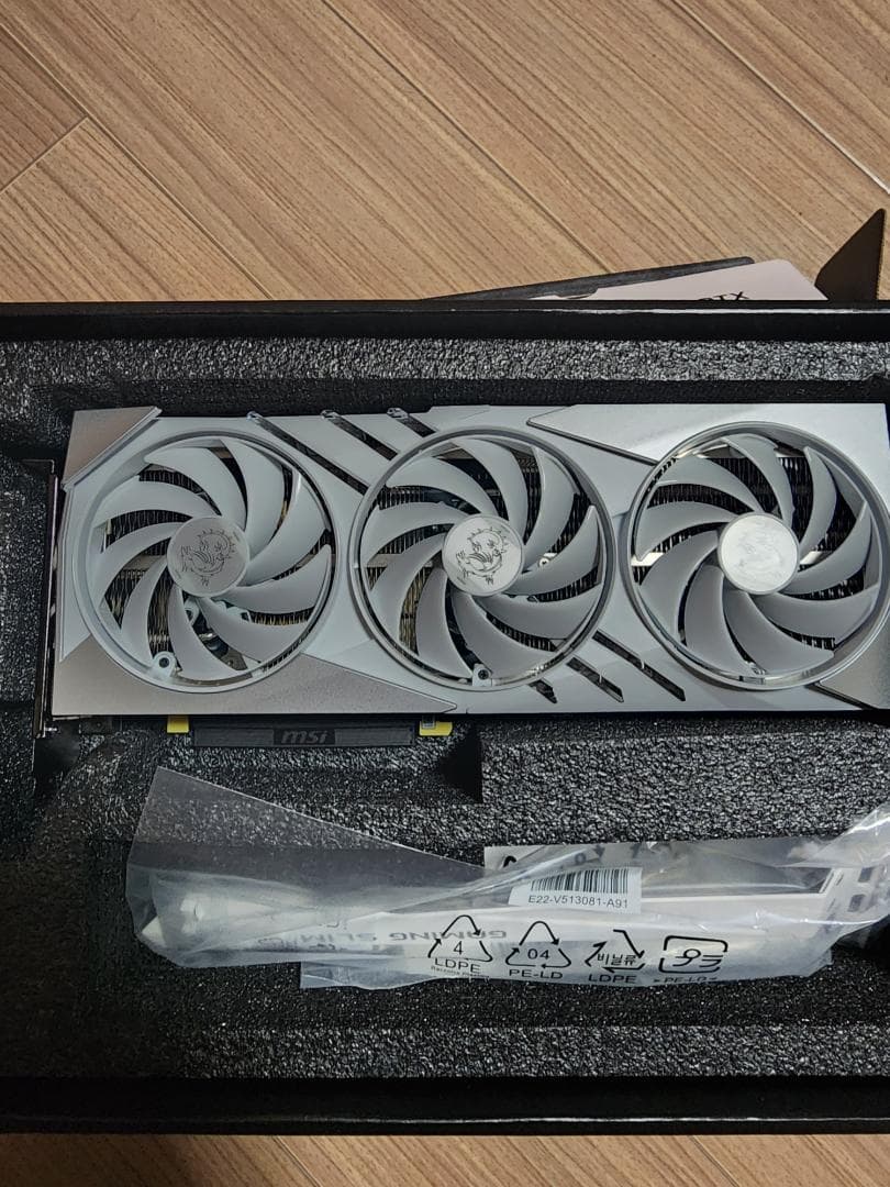 グラフィックボード・グラボ・ビデオカード MSI GeForce RTX 4070 Gaming X Slim