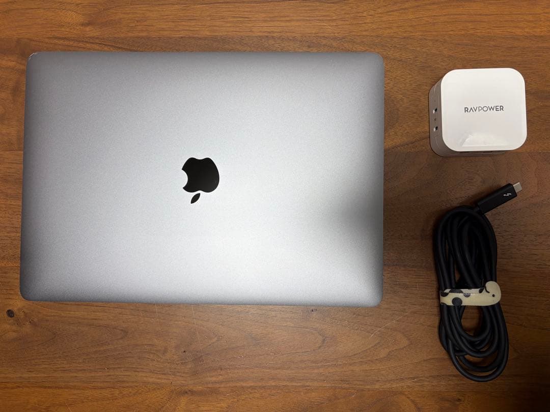 美品&高性能❗️MacBook Pro 2022 M2チップ 24GB&512GB