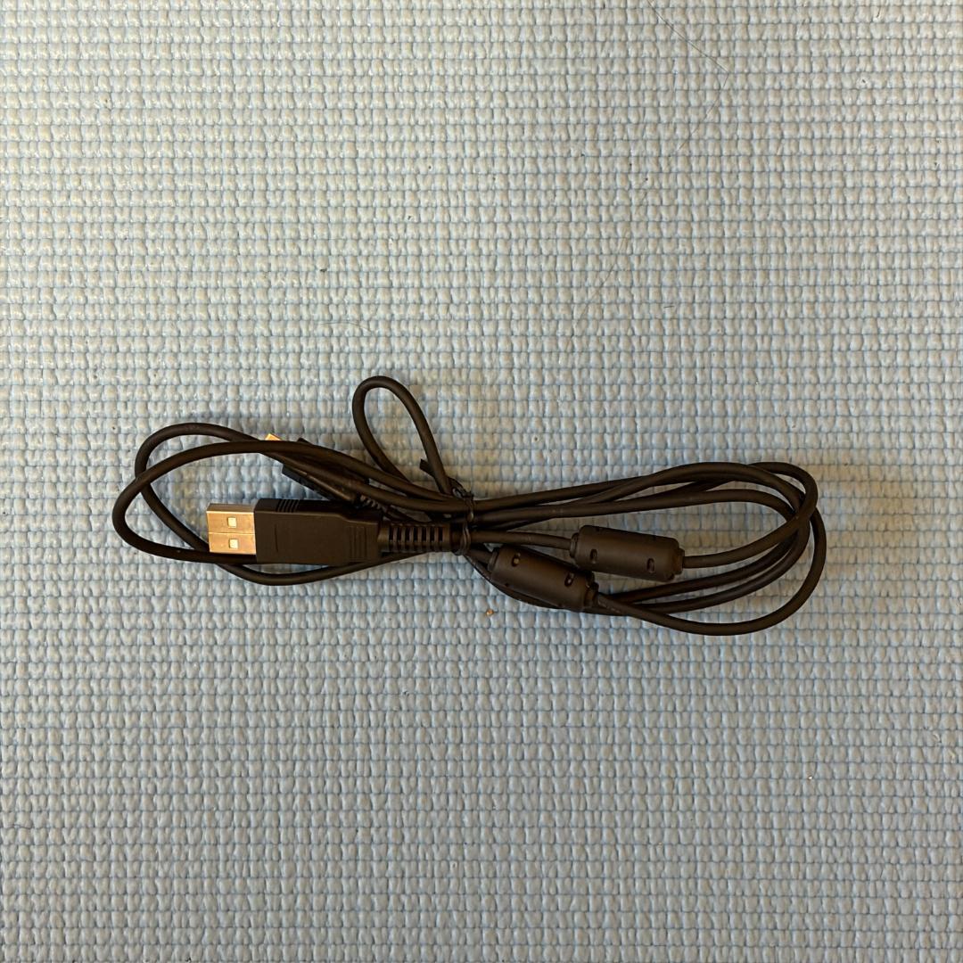 Y*S様 Olympus OM-D E-M10 14-42mmEZキット　一部不