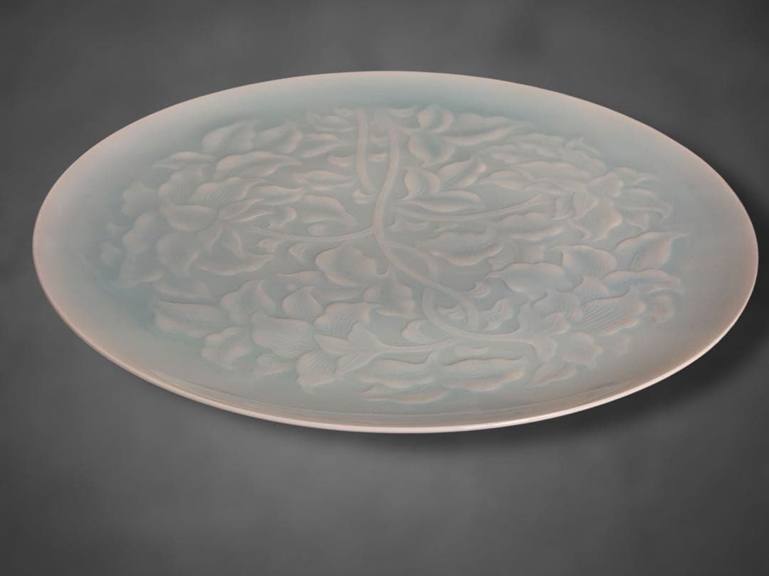 #人間国宝 塚本快示 快山窯 青白磁唐草文大皿 皿立て付属/【直径約32cm】