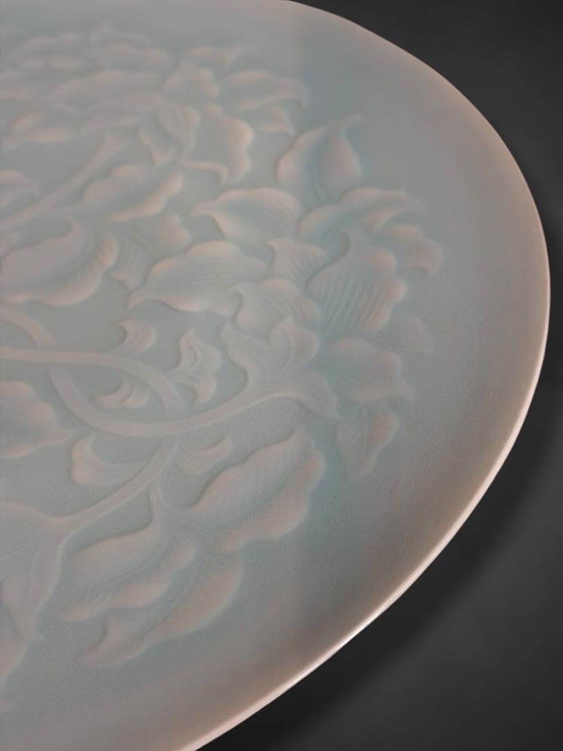 #人間国宝 塚本快示 快山窯 青白磁唐草文大皿 皿立て付属/【直径約32cm】