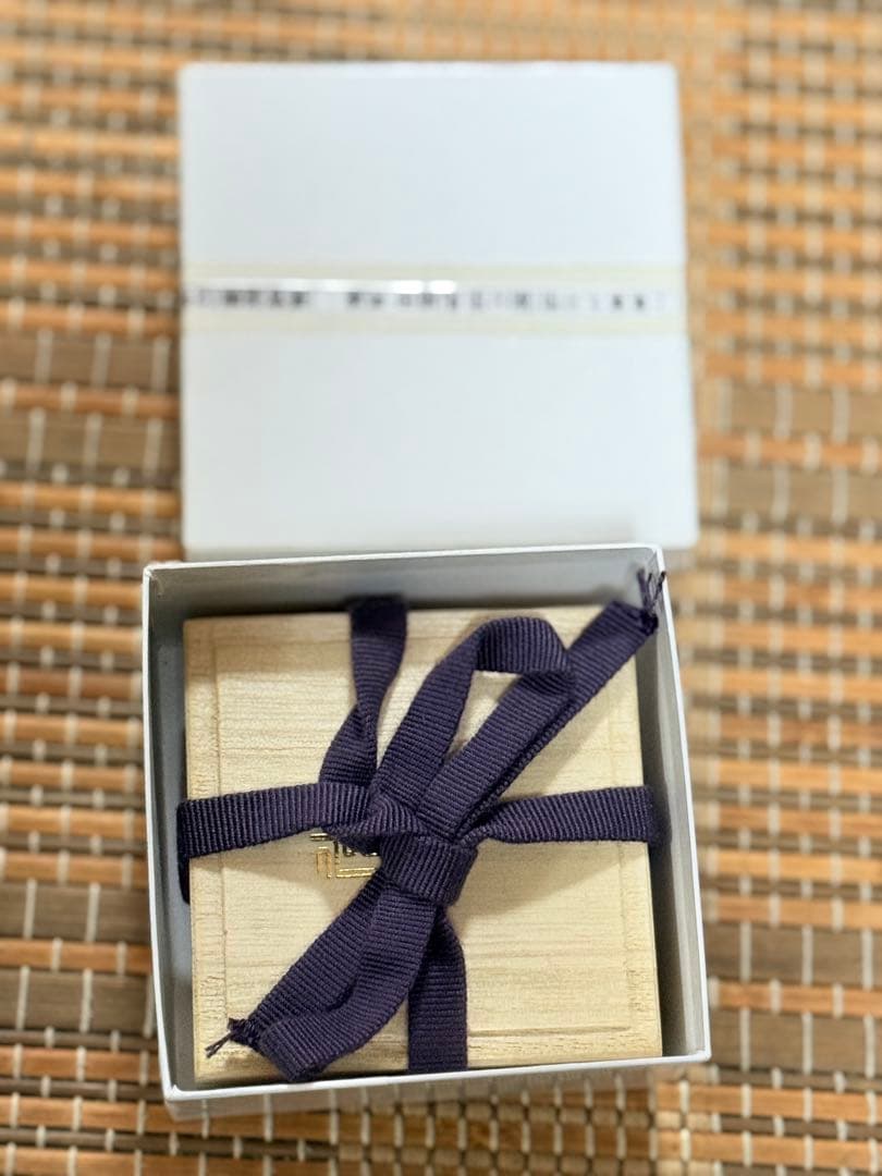 銀製花模様ラウンドプレート 木箱付き