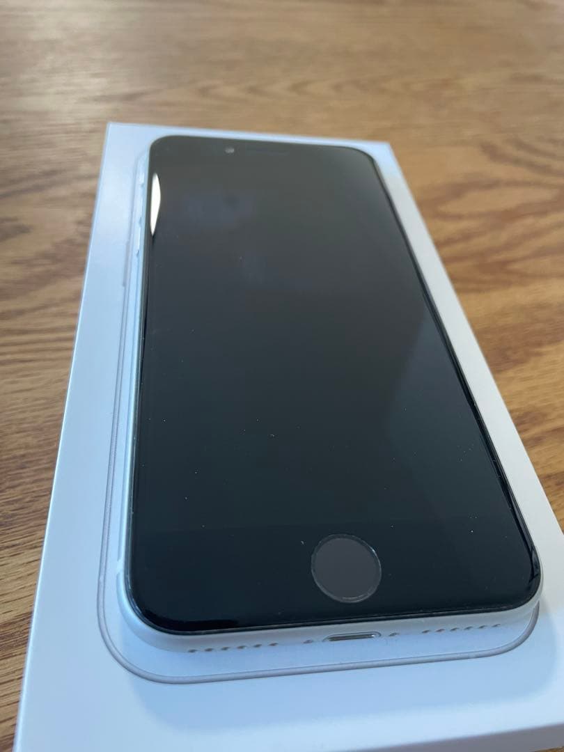 Apple iPhone SE (第2世代) ホワイト （美品）