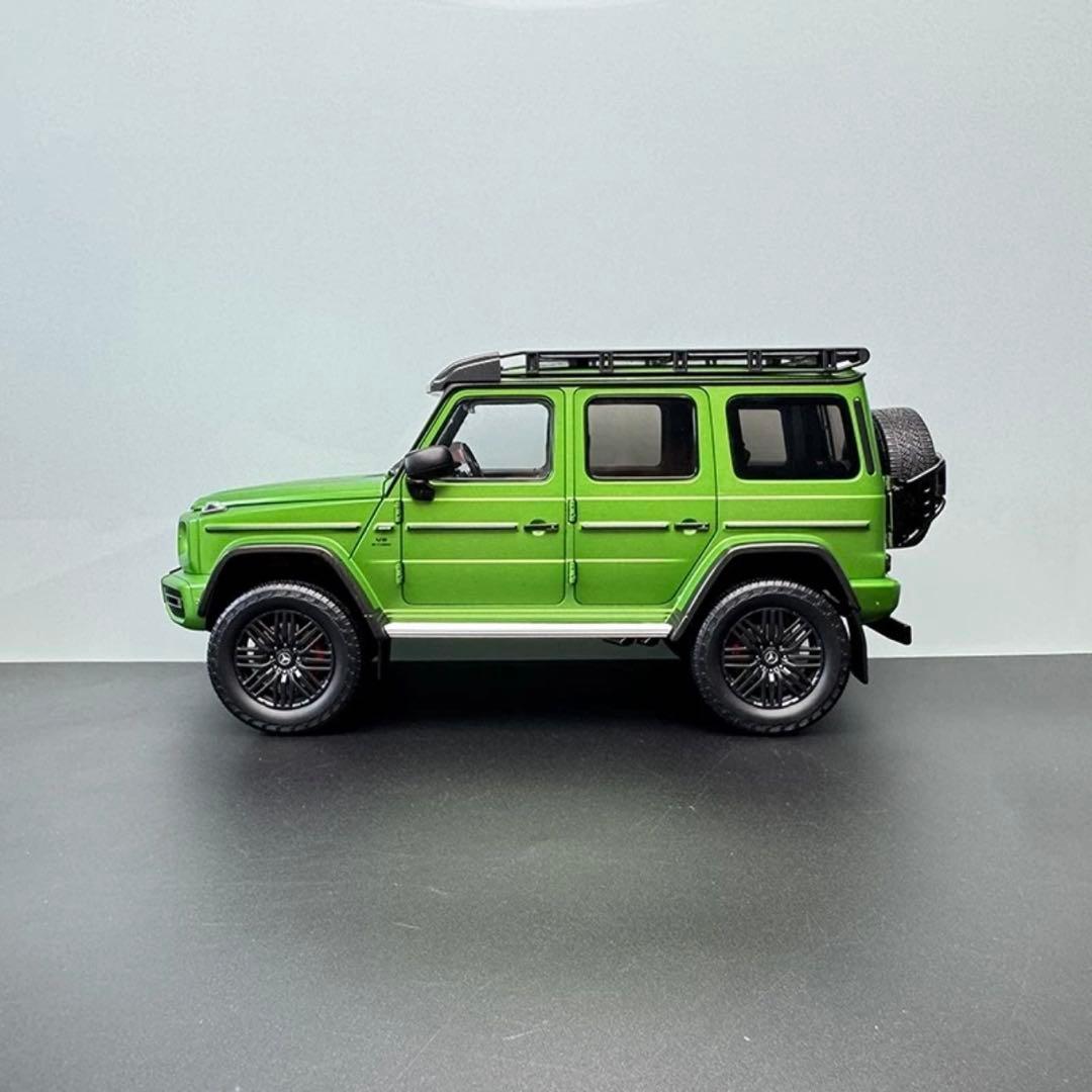 メルセデス・ベンツ Gクラス 1:18 スケールモデルミニカー