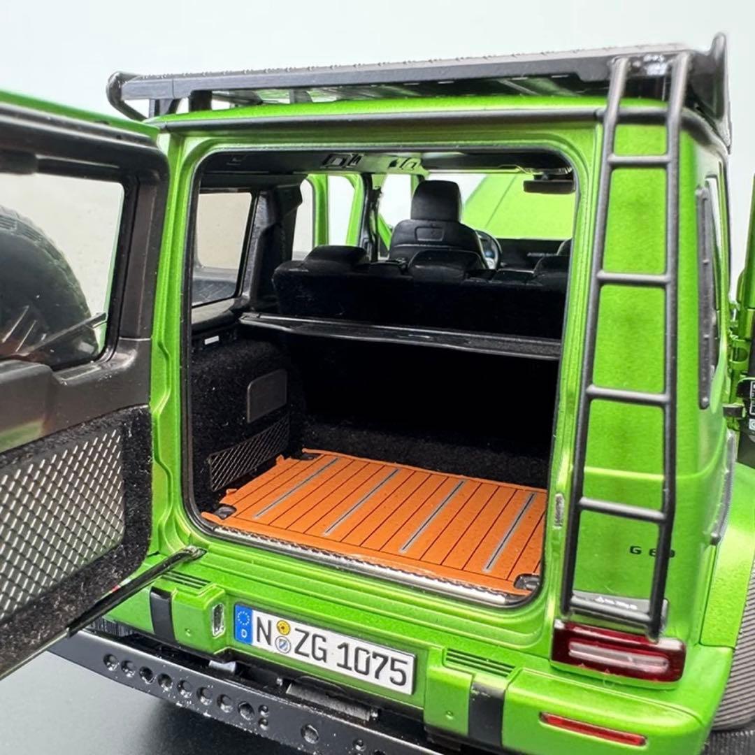 メルセデス・ベンツ Gクラス 1:18 スケールモデルミニカー
