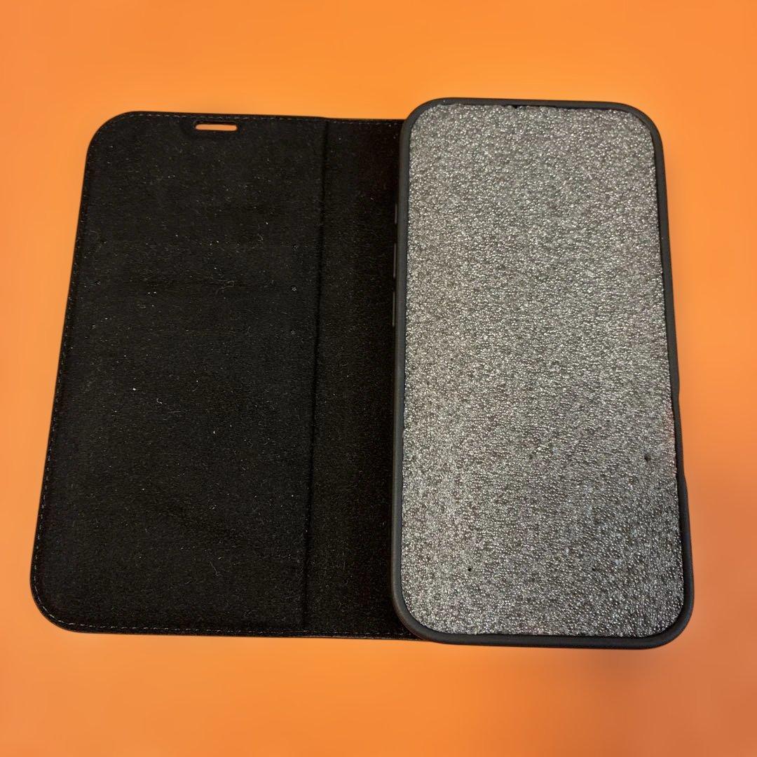 【TUMI】iPhone 16 本革手帳型ケース