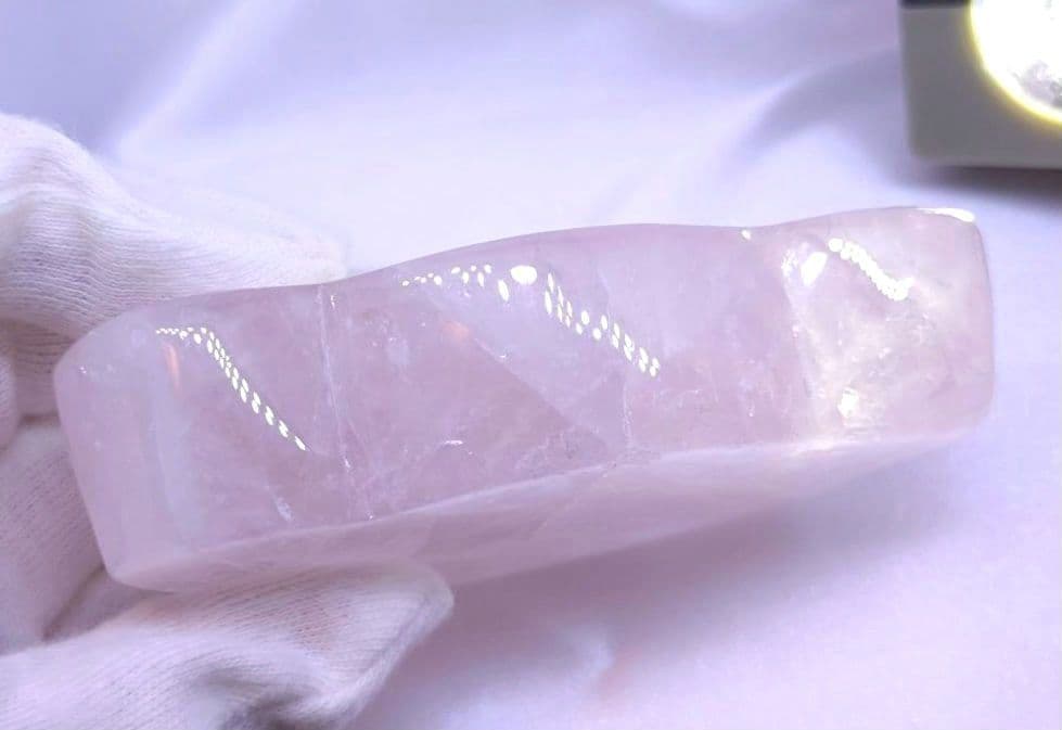 ローズクォーツ　お皿　器　マダガスカル産　浄化　くま　紅水晶　合言葉割引