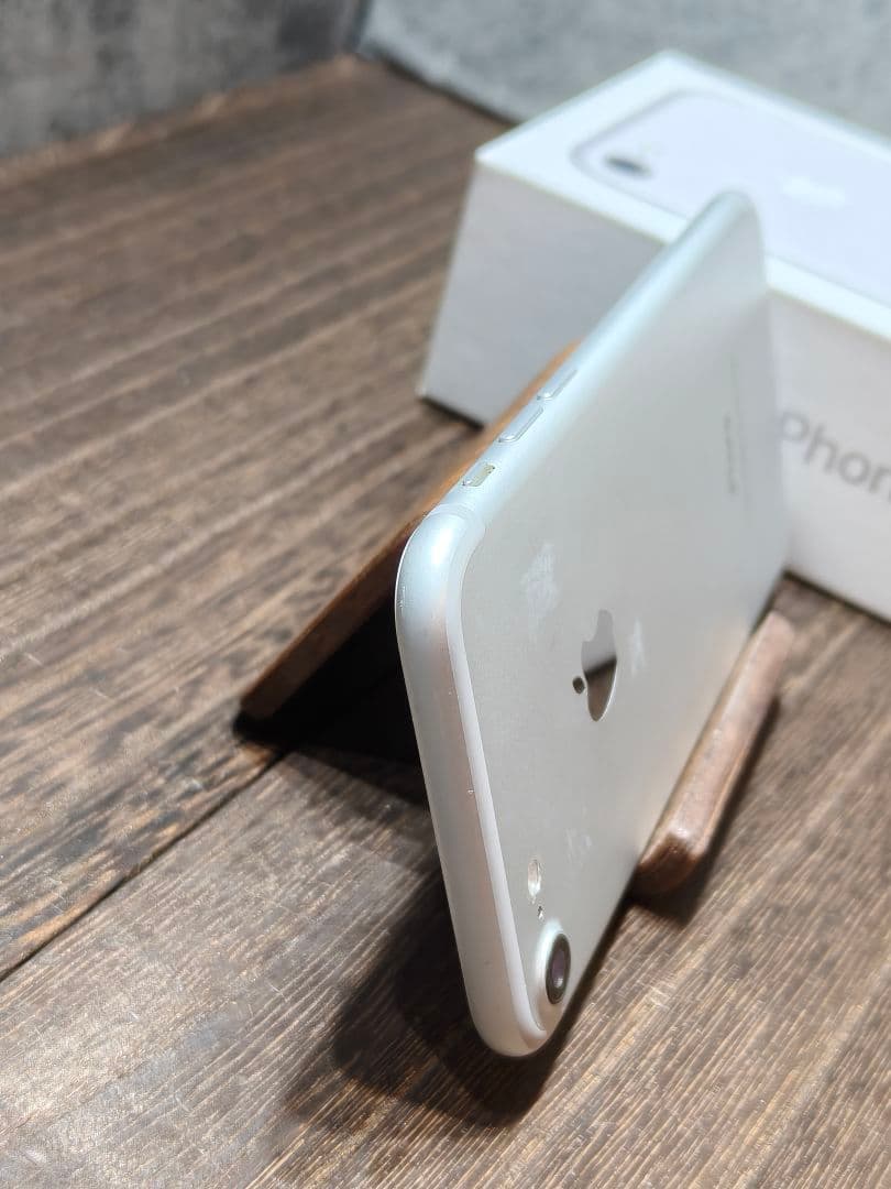 iPhone7 32GB SIMロック解除済み スマホ