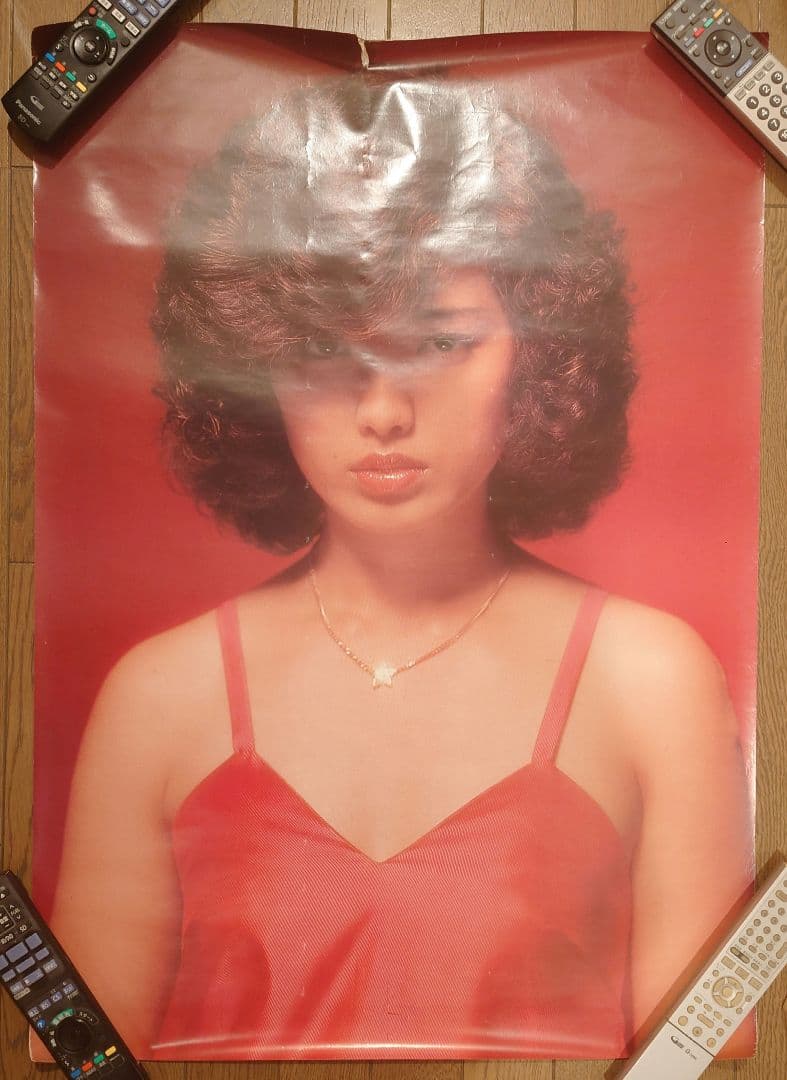 山口百恵　ポスター　2枚