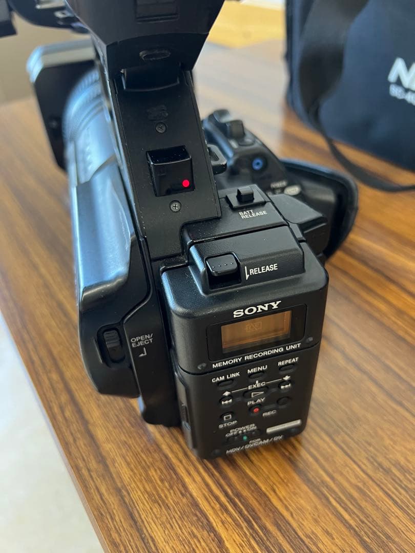 SONY HVR-Z5＋MRC1K、マイク・バッテリー3本・DVCAMテープ付き