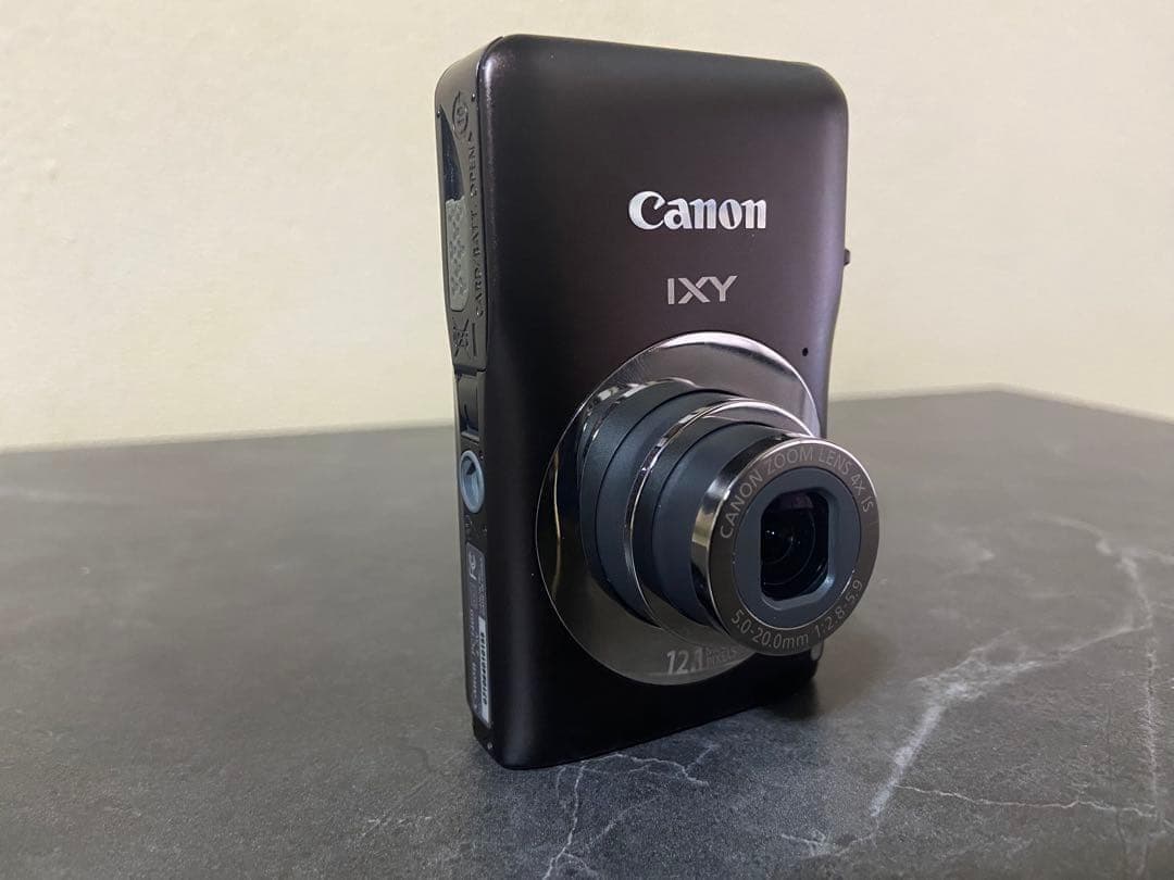 美品 Canon IXY 200F デジタルカメラ デジカメ
