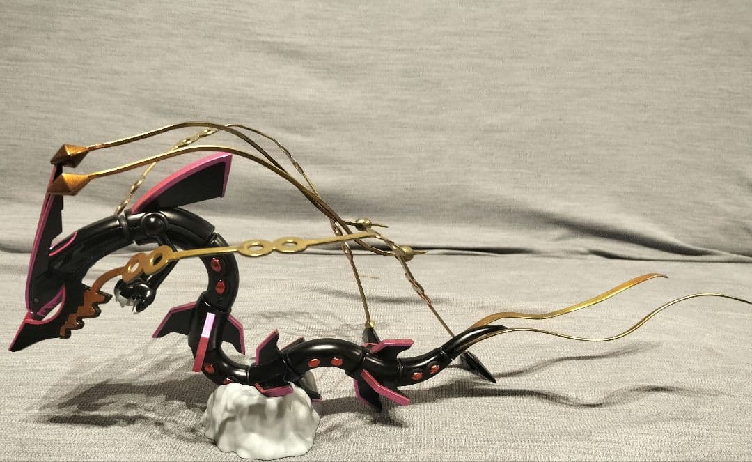 ポケプラ　暗黒のメガレックウザ 　全塗装　完成品
