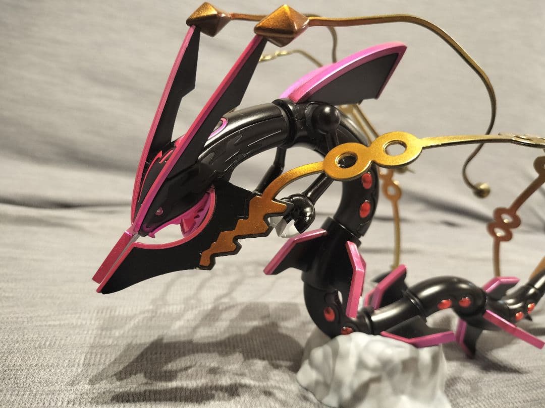 ポケプラ　暗黒のメガレックウザ 　全塗装　完成品