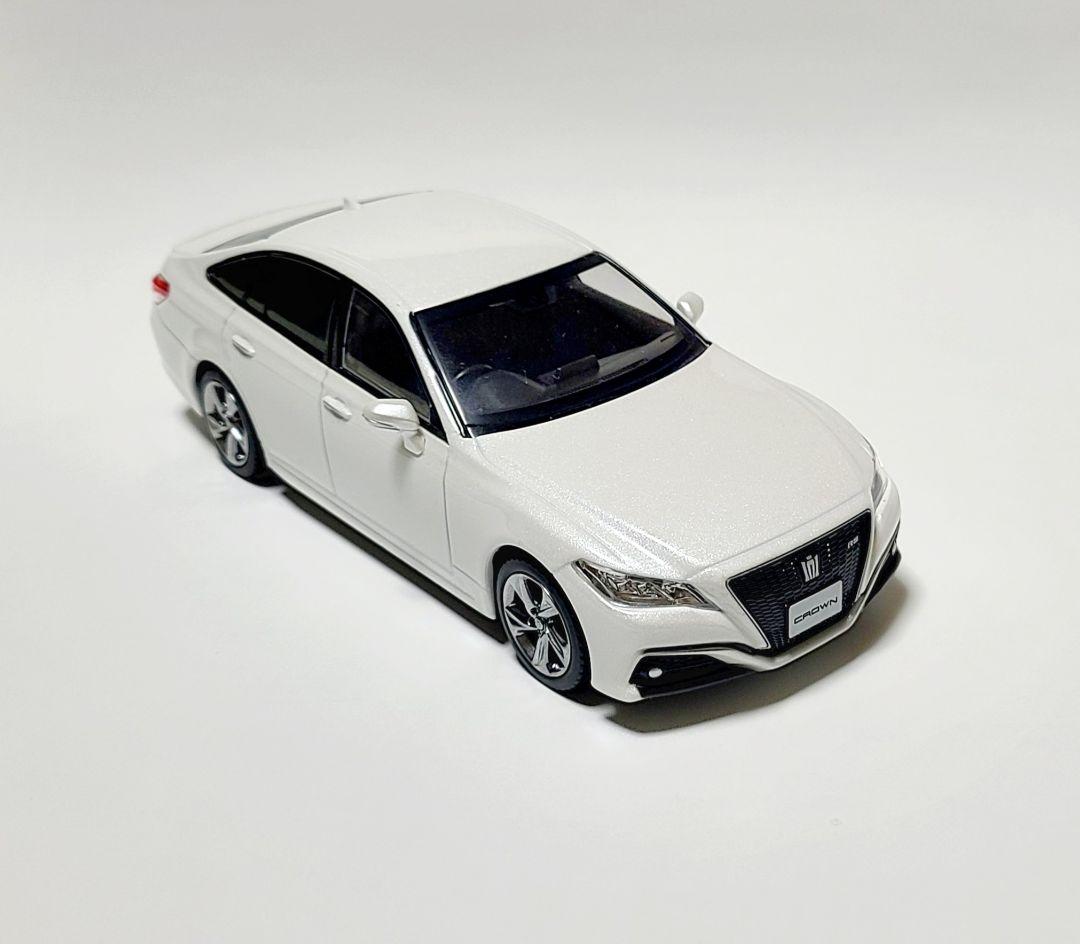 トヨタ 220系クラウン RSアドバンス カラーサンプル