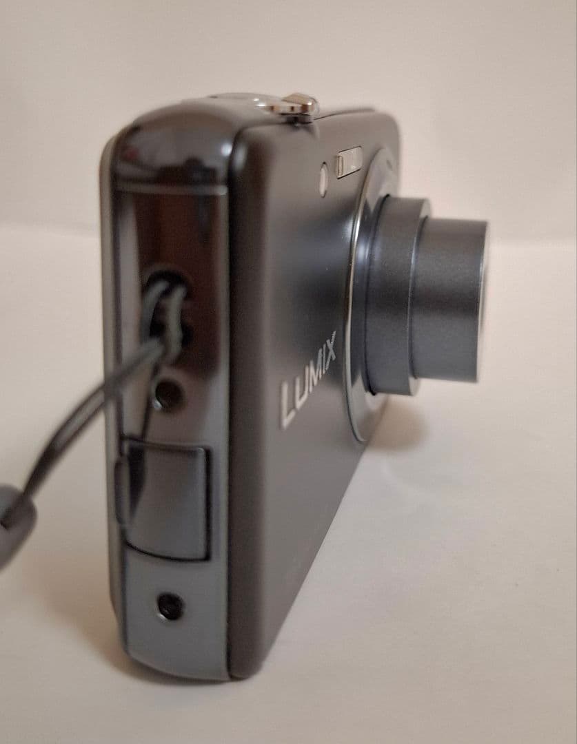 [美品]パナソニックPanasonic LUMIX DMC-FH7デジタルカメラ