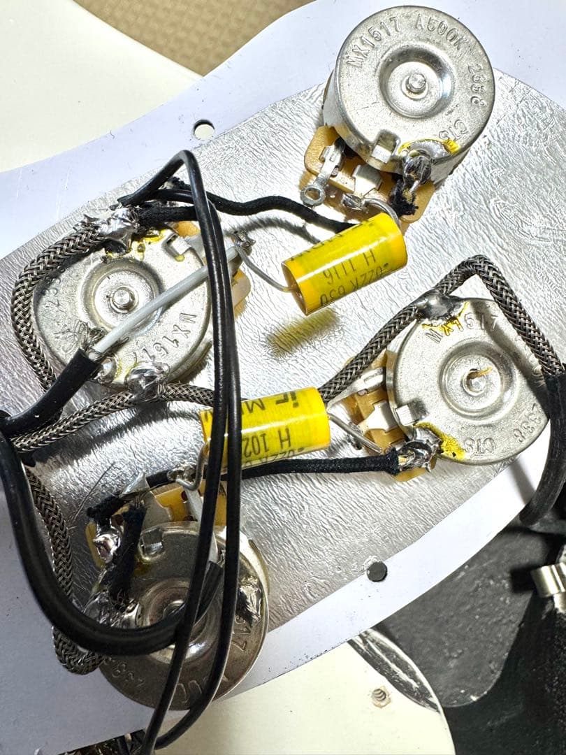 Squier Telecaster Deluxe （CuNiFeピックアップ）