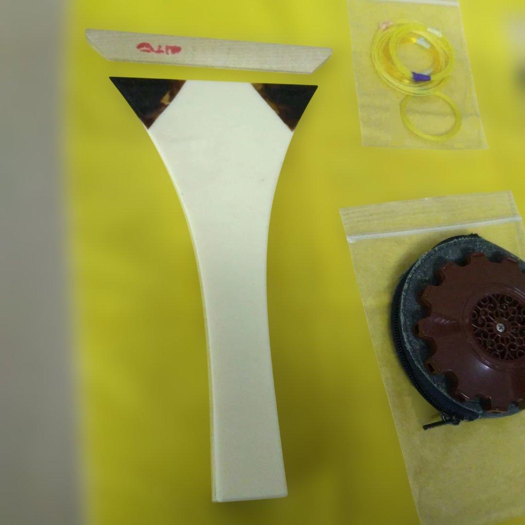 ☆期間限定特価！【三味線本体/和楽器/弦楽器/ハードケース付き/付属品あり】