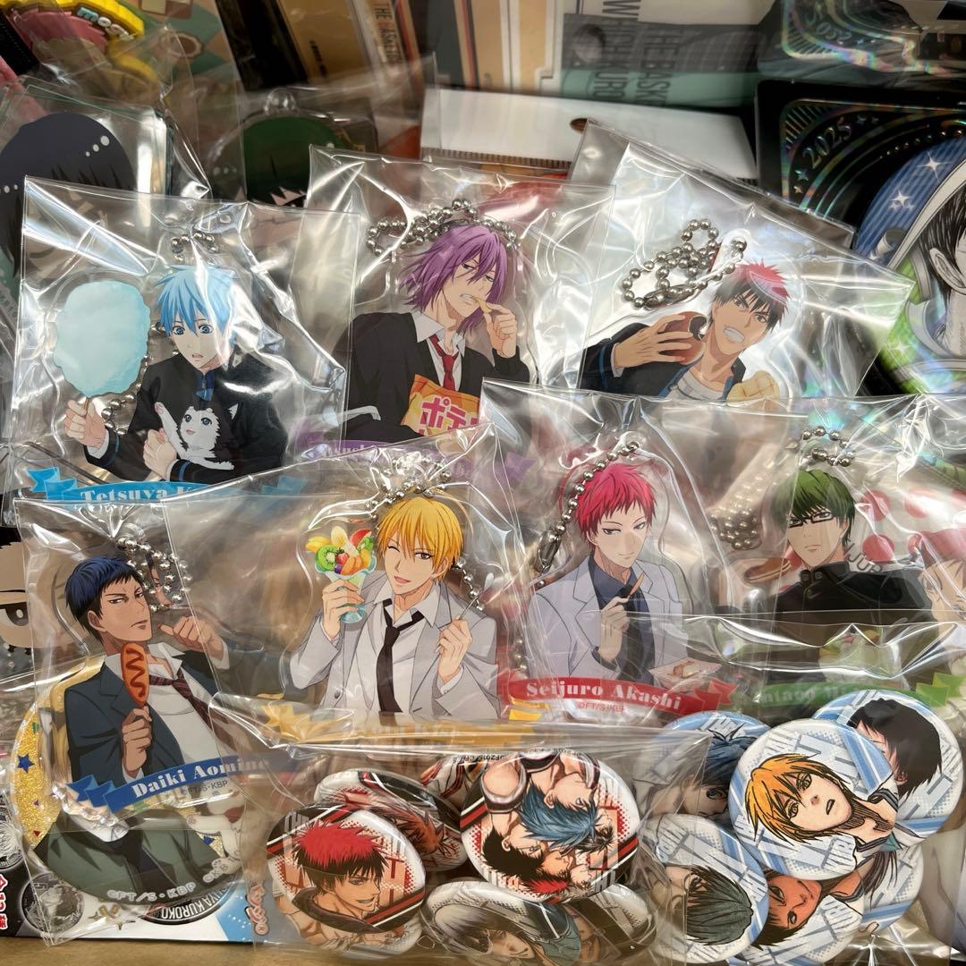 黒子のバスケ　グッズ　150点以上　まとめ売り　アクリルスタンド　缶バッジ