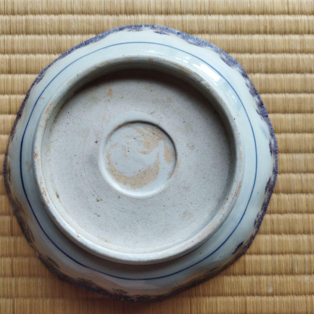 古伊万里の鉢（鮮やかなブルーが映える）