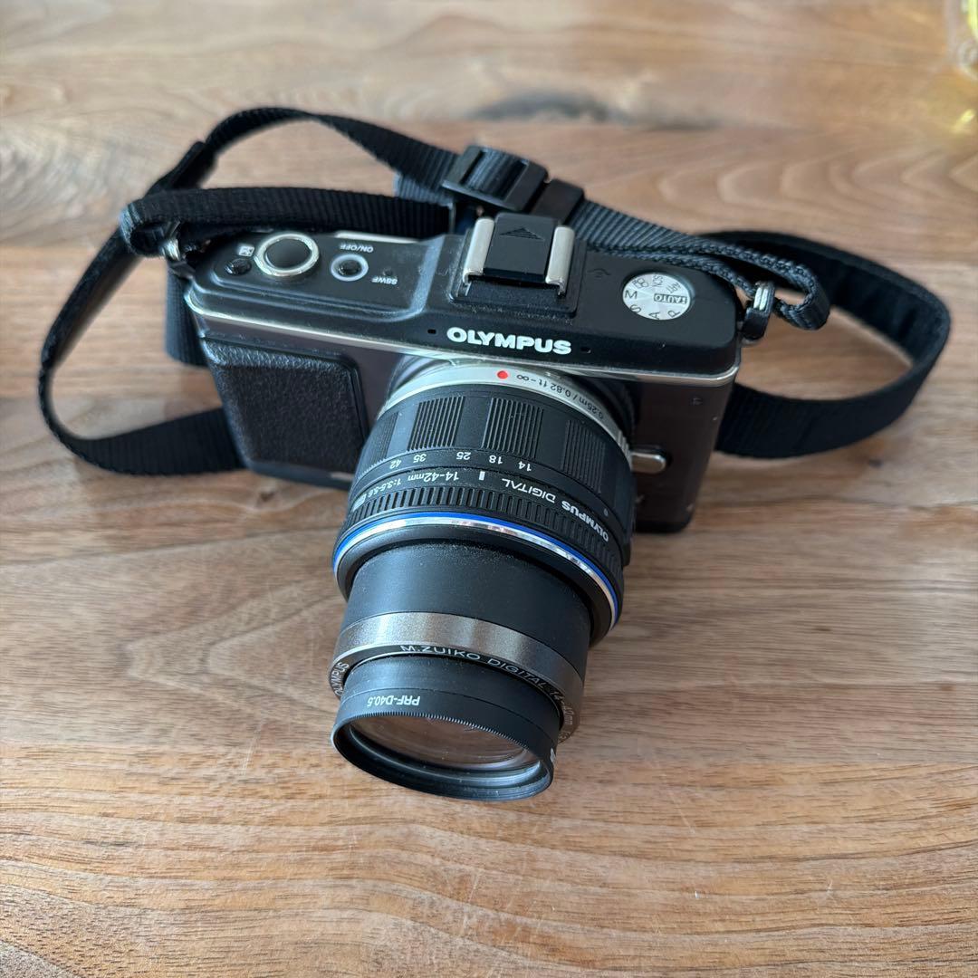 OLYMPUS PEN E-P2 本体とレンズセット