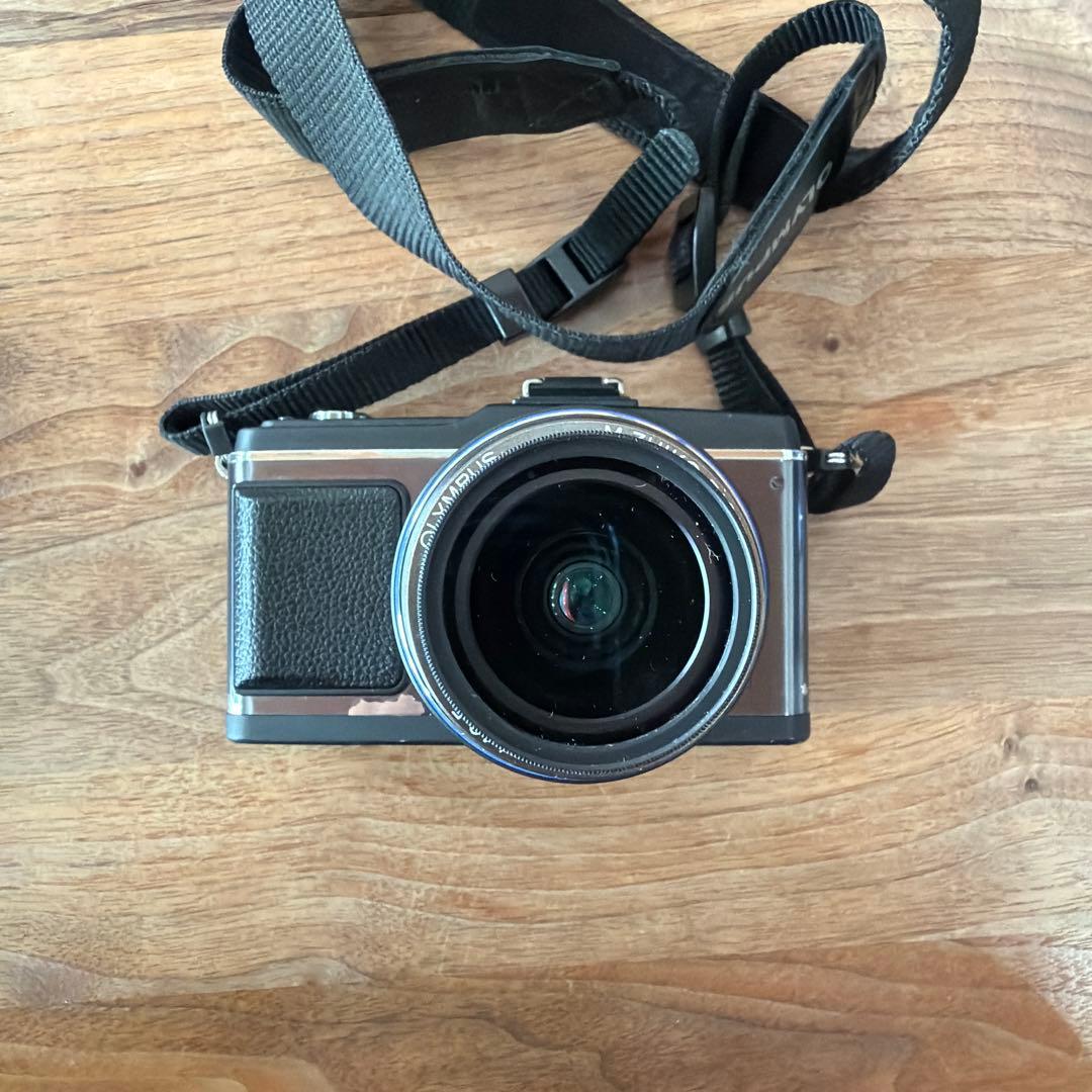 OLYMPUS PEN E-P2 本体とレンズセット