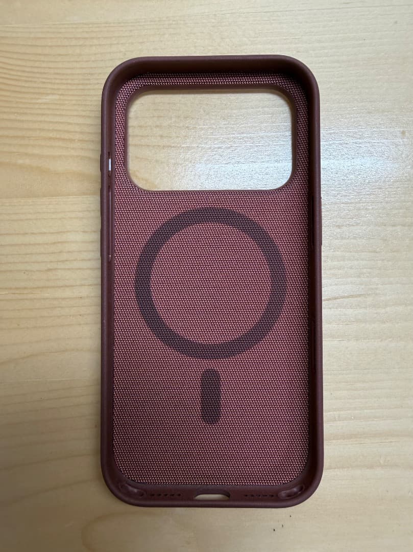 Apple純正　iPhone17Pro　テックウーブンケース　シエナ