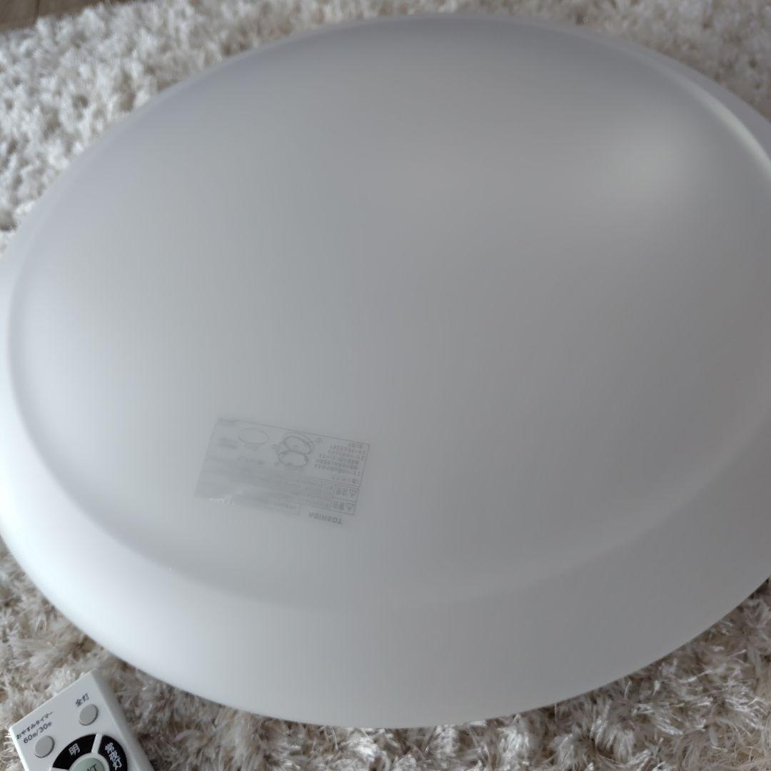 美品！TOSHIBA LEDシーリングライト 8畳 調色なし 昼白色 調光あり