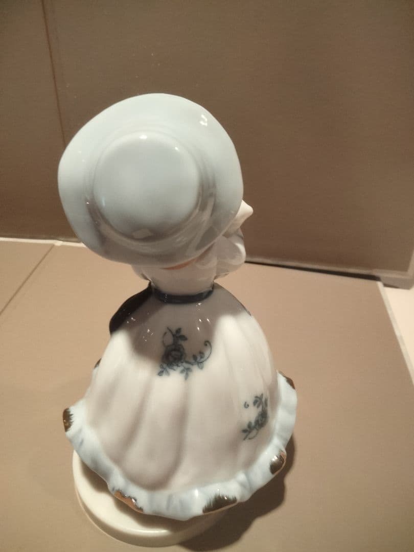 磁器demain ドマン貴婦人磁器人形イタリア製高級感あり+ドマンオルゴール人形