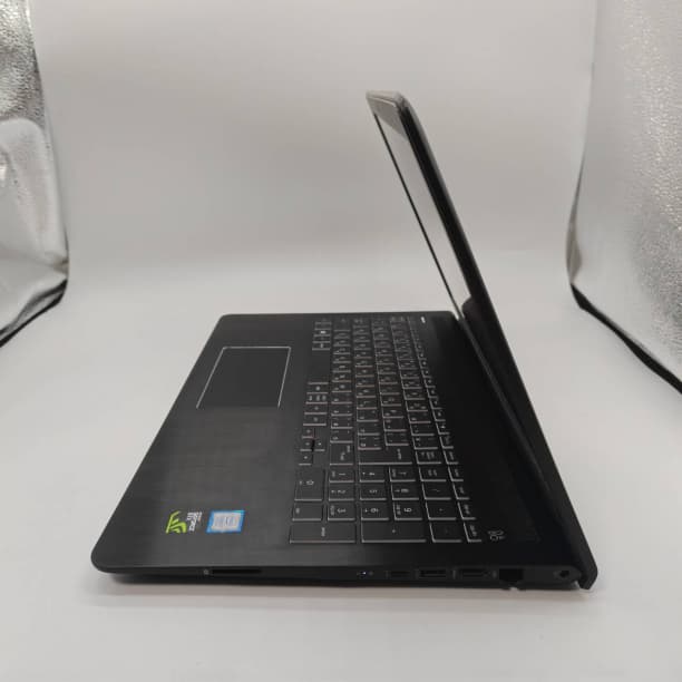 GTX1050 4K ゲーミングPC 15 HP 16GB SSD256GB